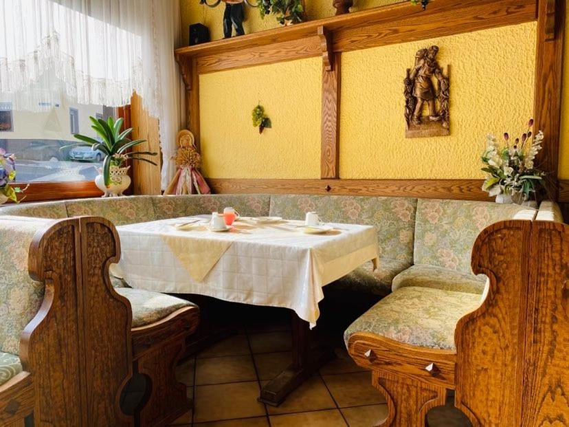 קלוטן Gasthaus Castor מראה חיצוני תמונה
